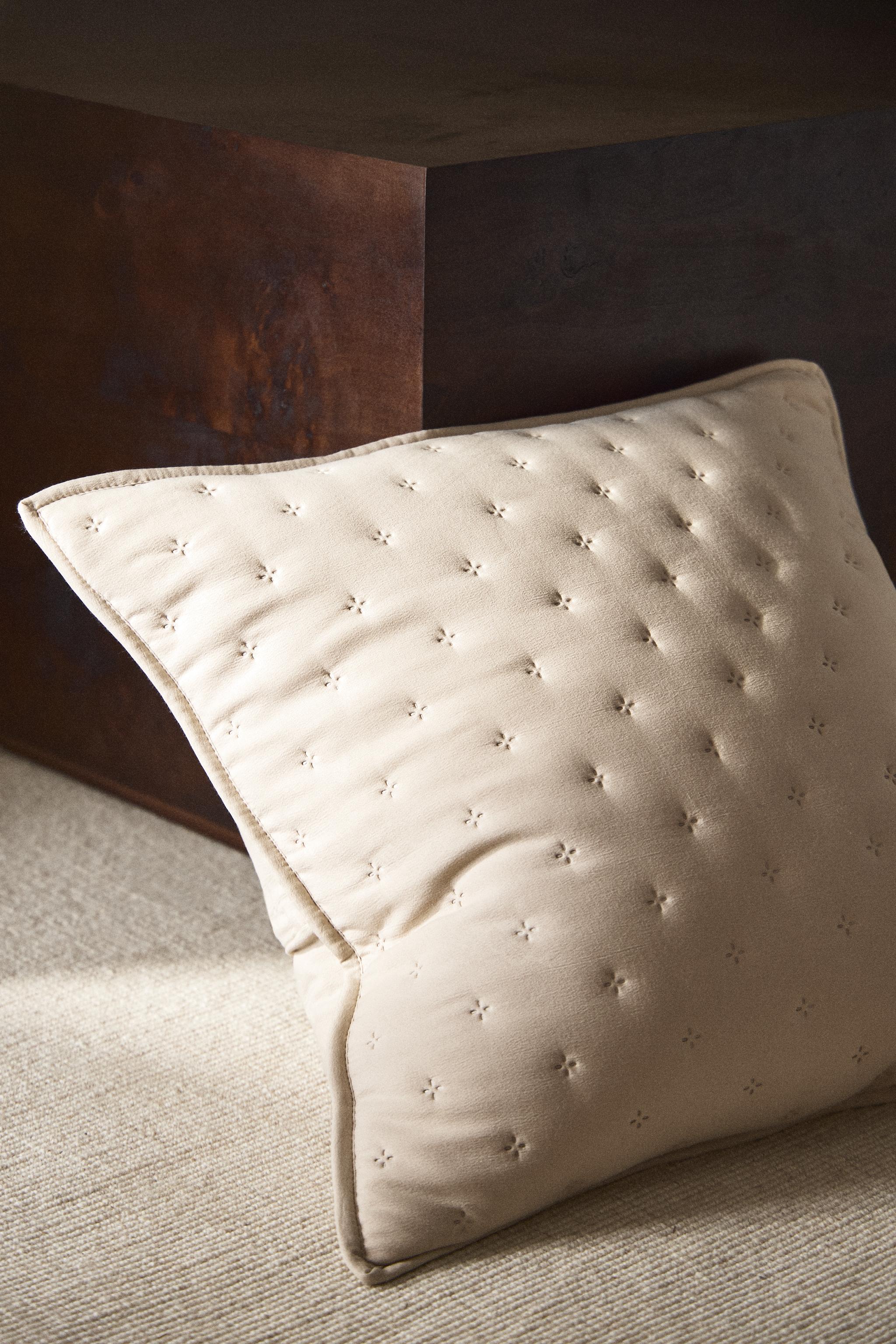 HOUSSE DE COUSSIN ÉDREDON MATELASSÉE À POIS
